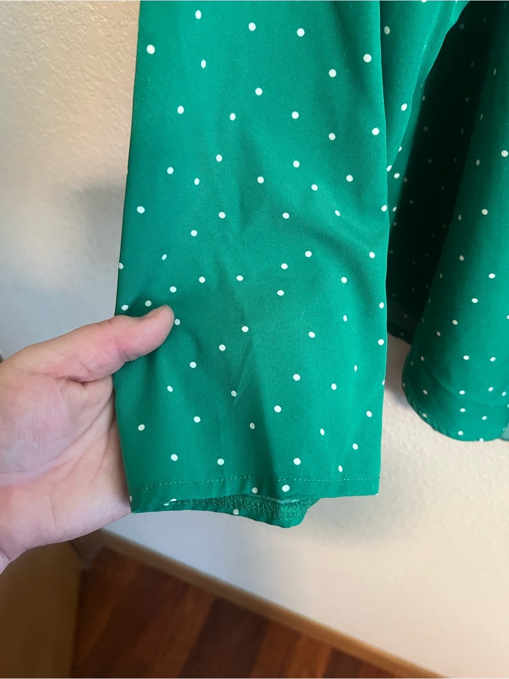 💃🏾 Women's Emerald Green Polka Dot Blouse - Lightweight Long Sleeve - Picture 3 of 8